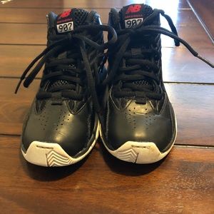 new balance 907 basketball sneaker